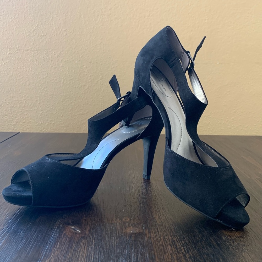 New Bandolino TStrap Suede Pumps - 9 1/2